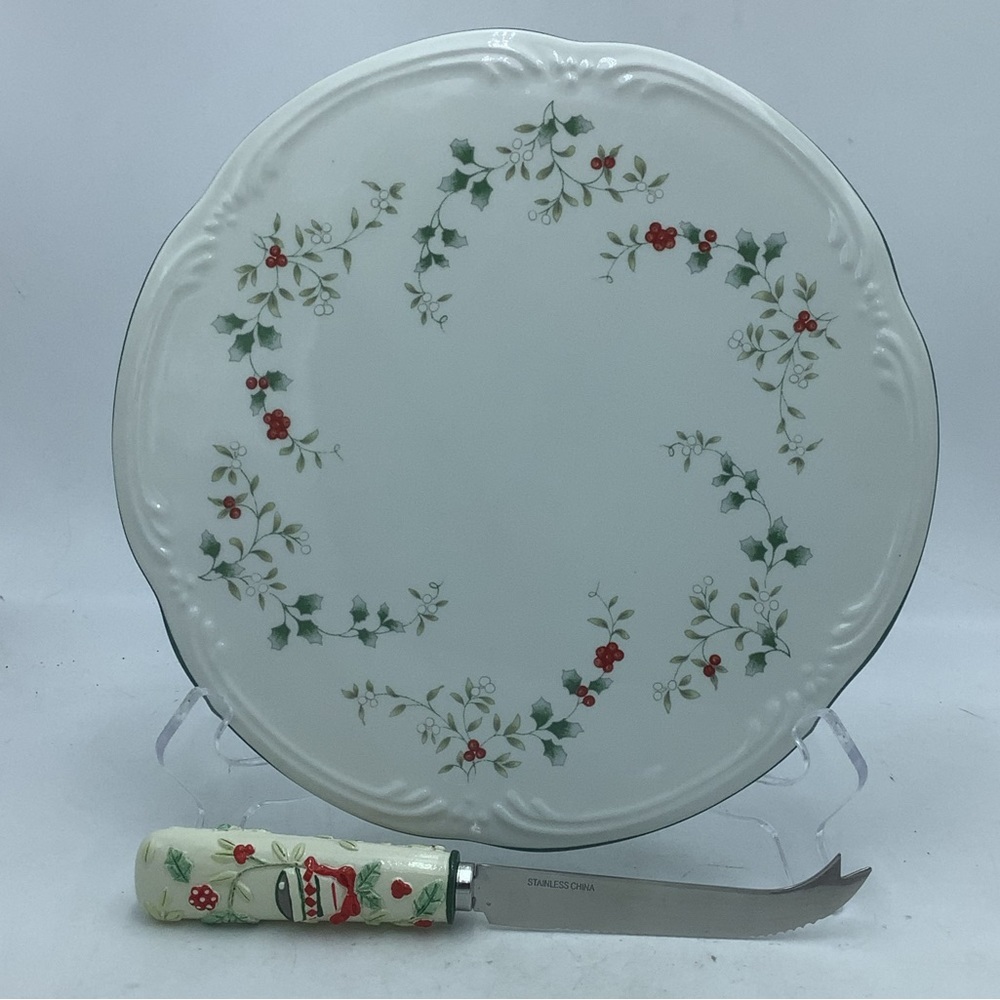 New Pfaltzgraff Winterberry Cheese Tray with Sculpted Slicer